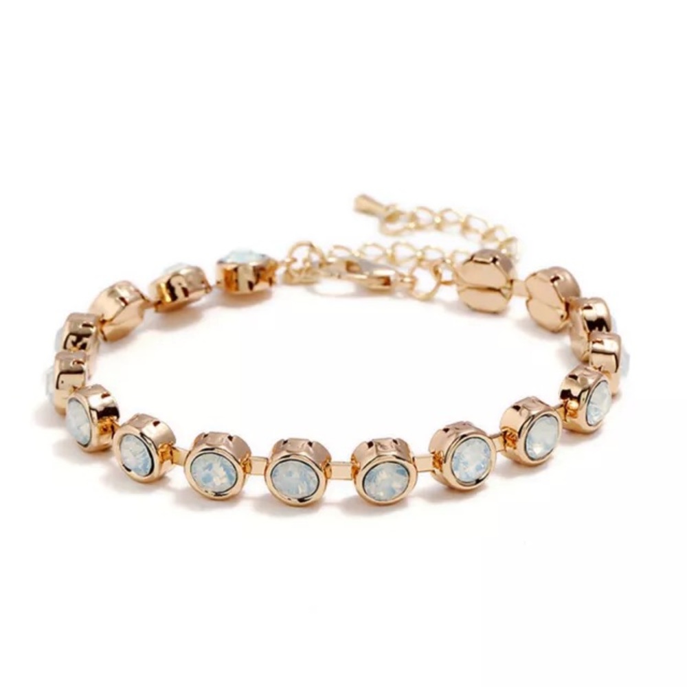 ❤️gorgeous white crystal gold plated adjustable